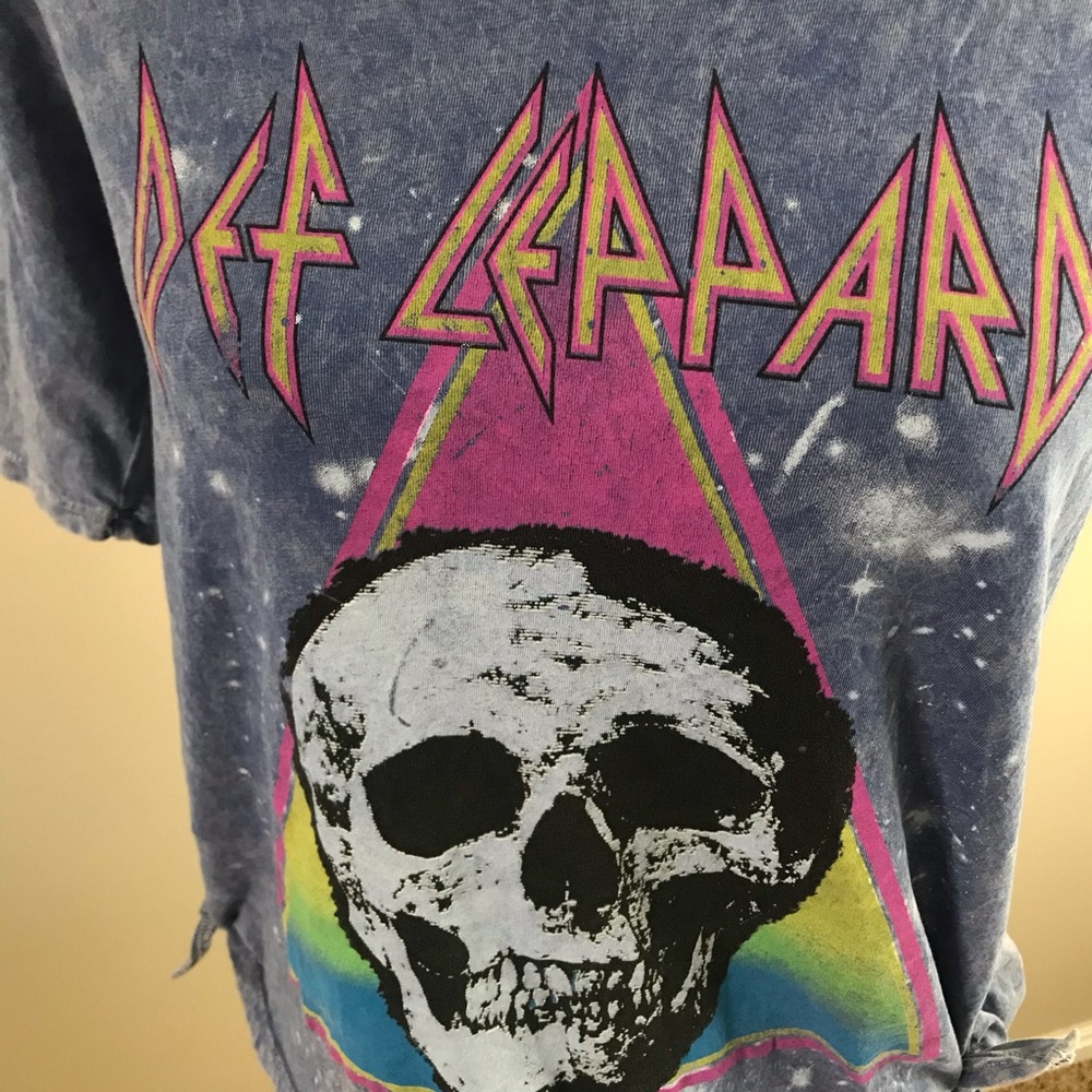 Def Leppard Distressed Tee - Picture 2 of 6